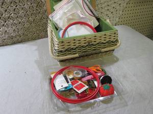lot 223 image: Sewing Basket Full of Sewing Access...