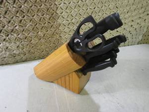 lot 226 image: Chefmate Knife Set with Block  RM5...