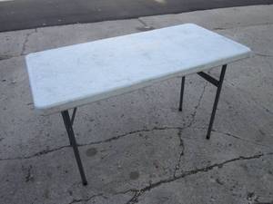 lot 248 image: 4 ft Portable Table  B-1...