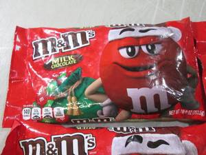 lot 285 image: 4 Bags of Holiday Red and Green M&M...