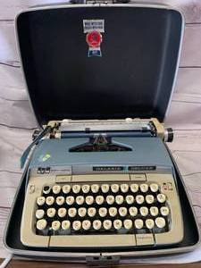 Smith Corona Galaxie Deluxe Typewriter