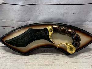 Fantasy Knife Mounted 13 Long
