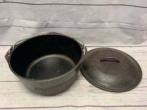 Lodge Cast Iron Dutch #8 Chicken Fryer 10 12 USA