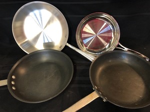 Lot of 8 PansCookware with 2 Lids