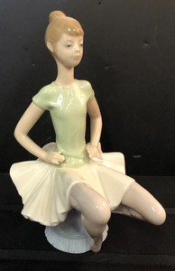 Lladro Ballerina Figurine