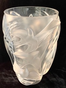 Lalique Martinets Vase