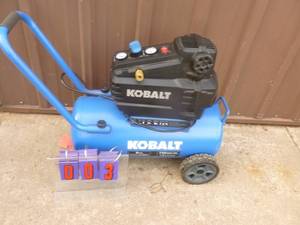 Kobalt 8 gal air compressor. Nearly new. Tested & works. As shown.