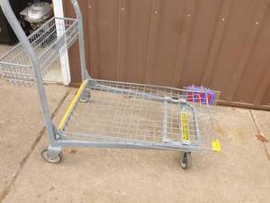 Rolling shop cart. Approx 36 x 20. Good used condition. Has a few dings. Tested & works. As shown.