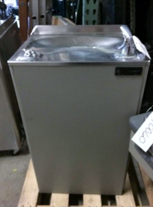 lot 4 image: WoW MSRP $1800 Elkay 429H Water Drinking Cooler Fountain - Good Working Condition