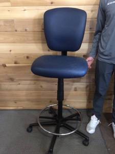 lot 50 image: WOW MSRP $800 United Chair Co Radar Collection Extended Height Ergonomic Industrial Laboratory Stool Chair - Excellent Condition