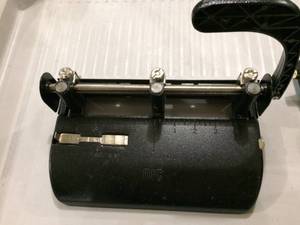 lot 26 image: Tew Electric Heating Impulse Sealer Sealing Equipment & 3 Hole Punch