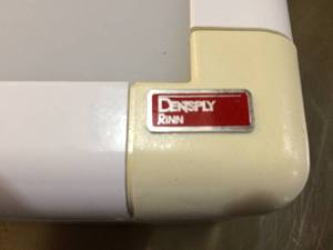 lot 55 image: Dentsply Model 673000A Single Panel Dental X-ray Illuminator