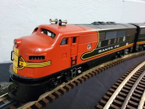 lot 2 image: Williams Santa Fe Super Chief No. 2333