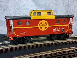 lot 9 image: Williams N5C Santa Fe Caboose #CAB122