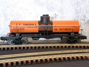 lot 20 image: Atlas O 8,000 Gallon Tank Car #9565