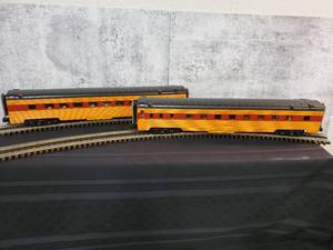 lot 39 image: MTH Milwaukee Road  36 Streamline SleeperPassenger Car Set
