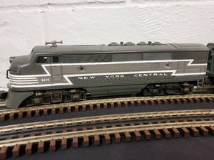 lot 52 image: Lionel New York Central F3-A Double Diesels 6-8370