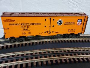 lot 53 image: K-Line Classic Series Pacific Fruit Express Reefer Car K7603