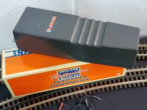 lot 78 image: Lionel Train Master Command Powermaster