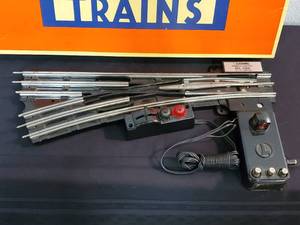 lot 87 image: Lionel Remote Switch, Left Hand 6-5166
