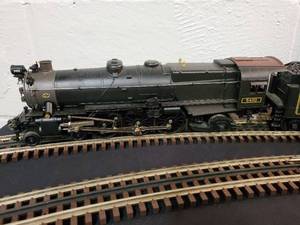 lot 110 image: MTH 3-Rail Pennsylvania Steam Engine & Tender MT-3018LP