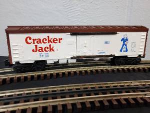 lot 120 image: Lionel Cracker Jack Reefer Car 6-9853