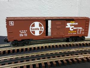 lot 143 image: Lionel Santa Fe Box Car 6-19216
