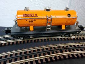 lot 165 image: MTH Tinplate Traditions 2815 O Gauge Shell Tank Car 10-8019