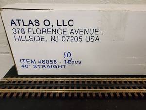 lot 168 image: Atlas 10 Pieces of Staight Track O Scale 40  Long Item # 6058
