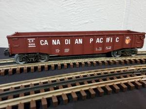 lot 169 image: Lionel Canadian Pacific Long Gondola Car 6-6205