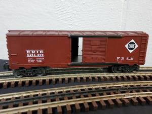 lot 171 image: Lionel Erie Box Car 6-19283