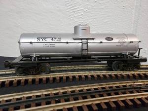 lot 173 image: Rail King New York Central Semi Scale Tank Car No. 30-7310