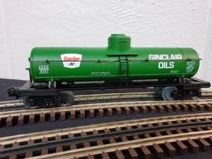 lot 174 image: Rail King Sinclair Semi Scale Tank Car No. 30-7311
