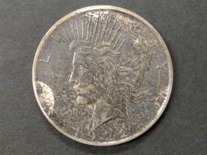 1922 D Peace Silver Dollar...