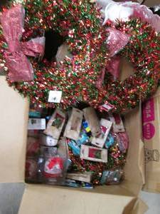 1-FLR Large Box of Wreaths & Orna...