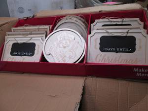 2B Large Box of Wood Holiday Deco...