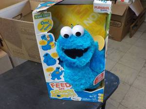 Playskool Feed Me Cookie Monster...