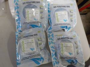 lot of 4 Invitamin air purifying ba...