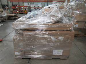 lot 305 image: WHOLESALE MIXED PALLET OF LIGHTING FIXTURES