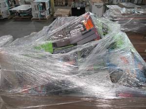 lot 306 image: WHOLESALE MIXED PALLET OF OUTDOOR AND INDOOR LIGHTING FIXTURES