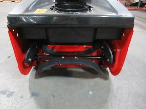 lot 7 image: Yard Machine 179cc 21 Snow Thrower 31AS2S1E500