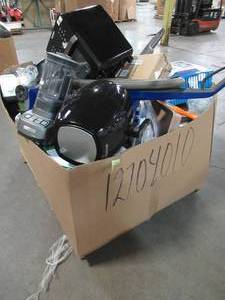 lot 119 image: WHOLESALE MIXED PALLET OF MISCELLANEOUS SMALL KITCHEN APPLIANCES, STORAGE CONTAINERS, COOKWARE, VACUUMES AND MORE