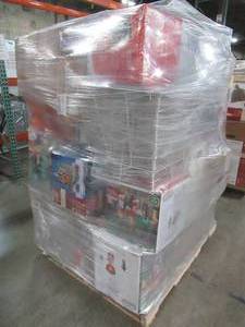 lot 129 image: WHOLESALE MIXED PALLET OF MISCELLANEOUS INDOOROUTDOOR CHRISTMAS DECORATIONS