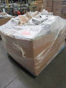 lot 153 image: WHOLESALE MIXED PALLET OF MISCELLANEOUS BATH, SUBWAY, TRIM TILE AND MORE