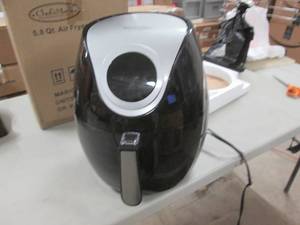 lot 47 image: Chefs Mark 5.8-Qt. Air Fryer open ...