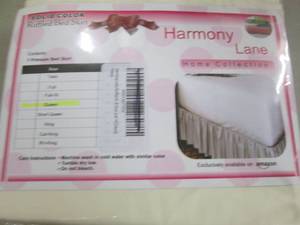 lot 87 image: Harmony Lane Queen Ruffled Bed Skir...