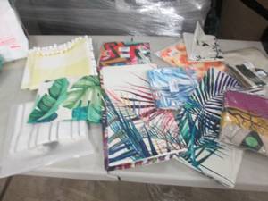 lot 113 image: Large Assortment Decorative Pillow ...