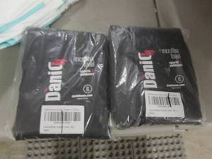 lot 143 image: 2- XL Microfiber Sports Towels...