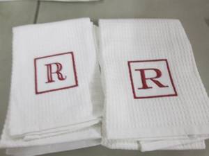 lot 145 image: 6 R Monogrammed 20x30 inch Cotton...