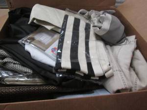 lot 152 image: Box of Tablecloths, Placemats, Curt...